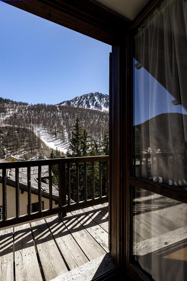 Aparthotel Claviere Bagian luar foto